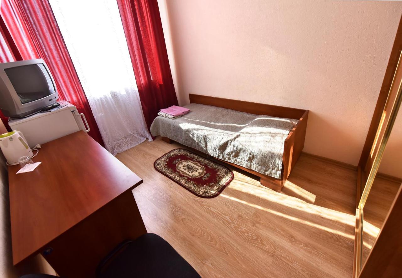 Sport Hotel Pinsk Exteriör bild